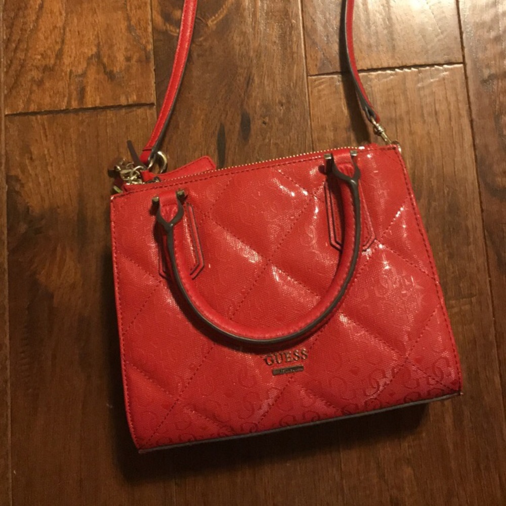 GUESS PURSE